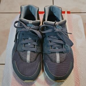 Nike Kids Shoes in Gray
